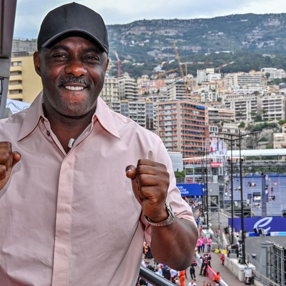 Idris Elba durant le Monaco E-Prix 2025, Round 6, le 3 mai 2025. Le pilote Nissan Oliver Rowland a remporté la course devant Nick De Vries suivi par Jacke Dennis. C'est la 8eme édition du Monaco E-prix. A l’occasion de la 11eme saison du Championnat du Monde ABB FIA Formula E, les monoplaces de 3eme génération ont parcouru les rues de la Principauté. © Bruno Bebert/Bestimage