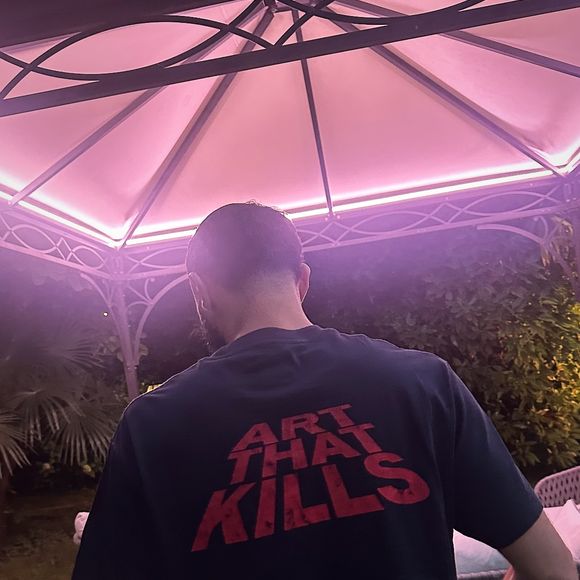 Karim Benzema de dos pris en photo par sa femme Lyna Khoudri