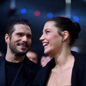 À l’écran, Adèle Exarchopoulos et François Civil incarnent Jackie et Clotaire, deux amants que tout oppose, mais que rien ne parvient à séparer...

François Civil et Adèle Exarchopoulos lors de la 50e cérémonie des César du cinéma à L'Olympia à Paris, France. Photo by Franck Castel/ABACAPRESS.COM