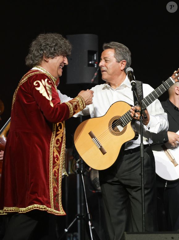 Exclusif - Levon Minassian et Chico Bouchikhi - Chico & The Gypsies célèbrent 45 ans de carrière au Palais des Congrès avec un concert symphonique inédit le 24 mai 2025. Portés par 80 musiciens et des invités prestigieux, leurs tubes cultes ont résonné dans une version grandiose, entre rumba, flamenco et symphonie.
© Guirec Coadic / Bestimage