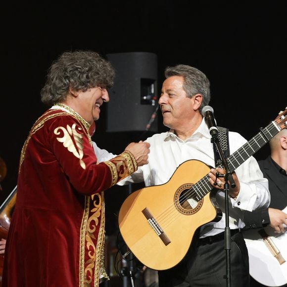 Exclusif - Levon Minassian et Chico Bouchikhi - Chico & The Gypsies célèbrent 45 ans de carrière au Palais des Congrès avec un concert symphonique inédit le 24 mai 2025. Portés par 80 musiciens et des invités prestigieux, leurs tubes cultes ont résonné dans une version grandiose, entre rumba, flamenco et symphonie.
© Guirec Coadic / Bestimage