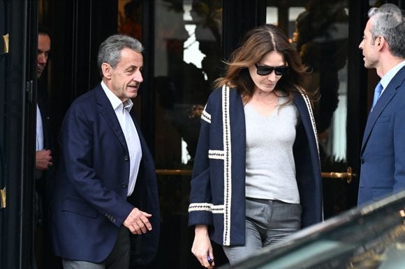 Nicolas Sarkozy et sa femme Carla Bruni - La famille Sarkozy réunie au restaurant du "Four Seasons Hôtel George V" pour l'anniversaire de Giulia Sarkozy (14 ans) à Paris, France, le 19 octobre 2025. Nicolas profite au maximum de ses derniers jours de liberté avant son incarcération à la prison de la Santé mardi 21 octobre. © Bestimage