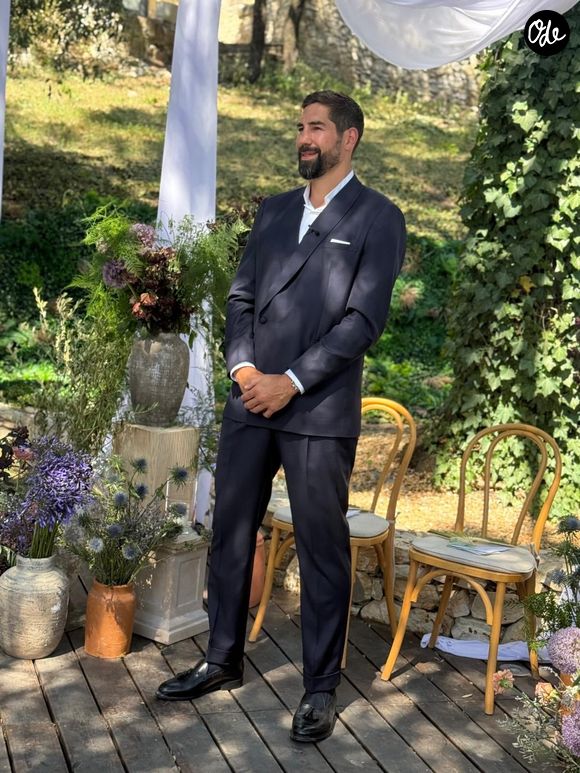 Les mariés ont célébré leur union dans un domaine à l'ambiance bohème, entourés de leurs proches.

Nikola Karabatic partage de belles photos de son mariage avec Géraldine.
