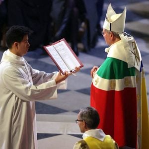 Pas certain que le conseil passe auprès de tous…

L'archevêque de Paris Laurent Ulrich assiste à la cérémonie d'ouverture des portes lors de la réouverture officielle de la cathédrale Notre-Dame de Paris, France, le 7 décembre 2024, après plus de cinq ans de travaux de reconstruction suite à l'incendie d'avril 2019. Photo by Dominique Jacovides/Pool/ABACAPRESS.COM