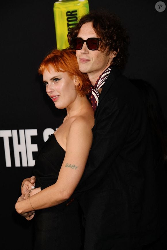 Avec son compagnon Justin Acee

Tallulah Willis et Justin Acee assistent à la première de Los Angeles de « The Substance » à la Directors Guild Of America le 16 septembre 2024 à Los Angeles, Californie.