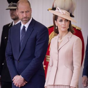 Pourtant, malgré cette normalité apparente, tout est pensé pour éviter les rencontres gênantes. Car si Andrew et William se croisent peu, ce n’est pas le fruit du hasard...

Le prince William (prince de Galles), la princesse Catherine (Catherine « Kate » Middleton, princesse de Galles), visite d'État du couple présidentiel français en Grande-Bretagne, premier jour, à Windsor, dans le Berkshire, en Grande-Bretagne, le 8 juillet 2025.