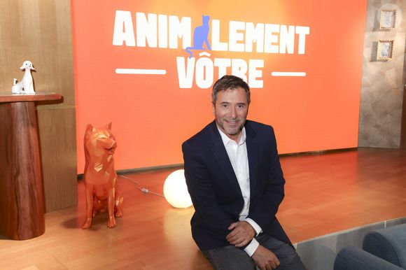 Exclusif - Bernard Montiel, lors de la présentation de l'équipe et du plateau de la nouvelle émission "Animalement Vôtre" présentée par Bernard Montiel et diffusée le dimanche 9 novembre dès 15.45 sur France 3, à Paris, France, le 13 octobre 2025. © Jack Tribeca/Bestimage