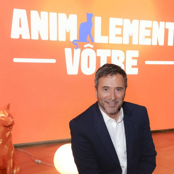 Exclusif - Bernard Montiel, lors de la présentation de l'équipe et du plateau de la nouvelle émission "Animalement Vôtre" présentée par Bernard Montiel et diffusée le dimanche 9 novembre dès 15.45 sur France 3, à Paris, France, le 13 octobre 2025. © Jack Tribeca/Bestimage