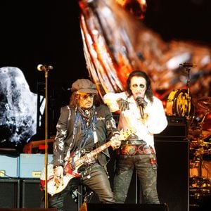 Il partage cette aventure musicale avec Alice Cooper, Joe Perry et Tommy Henriksen.

Johnny Depp et Alice Cooper - Concert du groupe Hollywood Vampires à l'Adidas Arena à Paris le 26 août 2026. © Jasmine Aissaoui / Bestimage