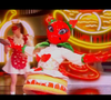 Le Panda Roux, La Dame de coeur ont été présentés au public, tout comme le Fraisier, dans le dernier prime de "Mask Singer".
Le Fraisier, Deuxième prime de Mask Singer, capture d'écran TF1