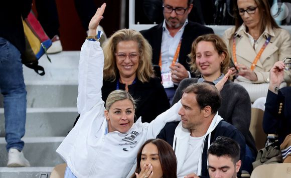 Laure Boulleau et Bruno Cheyrou dans les tribunes lors des Internationaux de France de Tennis de Roland Garros 2025, à Paris, France, le 28 mai 2025. © Jacovides-Moreau/Bestimage
