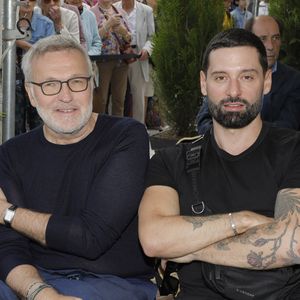 Après des années d'amour et un projet de mariage, c'est fini entre Hugo Manos et Laurent Ruquier.

Exclusif - Laurent Ruquier et son compagnon Hugo Manos - Inauguration de la place Line Renaud a Rueil-Malmaison.
© Jlppa / Bestimage