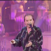 Perchée sur une colline au coeur d'un des plus petits villages de France, la maison de ce chanteur iconique des années 1970 est devenue un lieu très branché