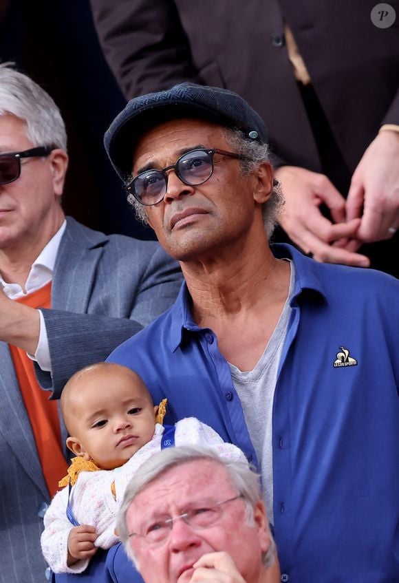 afin de récolter des dons pour l'académie du défunt.

Yannick Noah et sa fille Keelaani lors de l'hommage à R.Nadal lors des internationaux de France de tennis à Roland Garros le 25 mai 2025. © Jacovides / Moreau / Bestimage