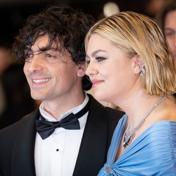 Le bonheur se poursuit pour la chanteuse Louane après avoir dit "oui" à Florian Rossi, le père de sa fille Esmée.

Florian Rossi et Louane assistent au tapis rouge de "The Idol" lors de la 76e édition du festival de Cannes au Palais des Festivals à Cannes, France. Photo by Shootpix/ABACAPRESS.COM