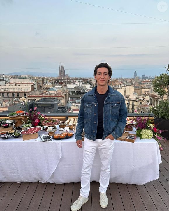 Raphaël Kretz est parti s'installer à Madrid.

Raphaël Kretz à Madrid, le 6 octobre 2023. Instagram/Raphaël Kretz