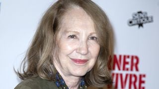 Nathalie Baye peinée face à l’état de son ancienne maison dans la Creuse, où elle allait se ressourcer avec Johnny Hallyday