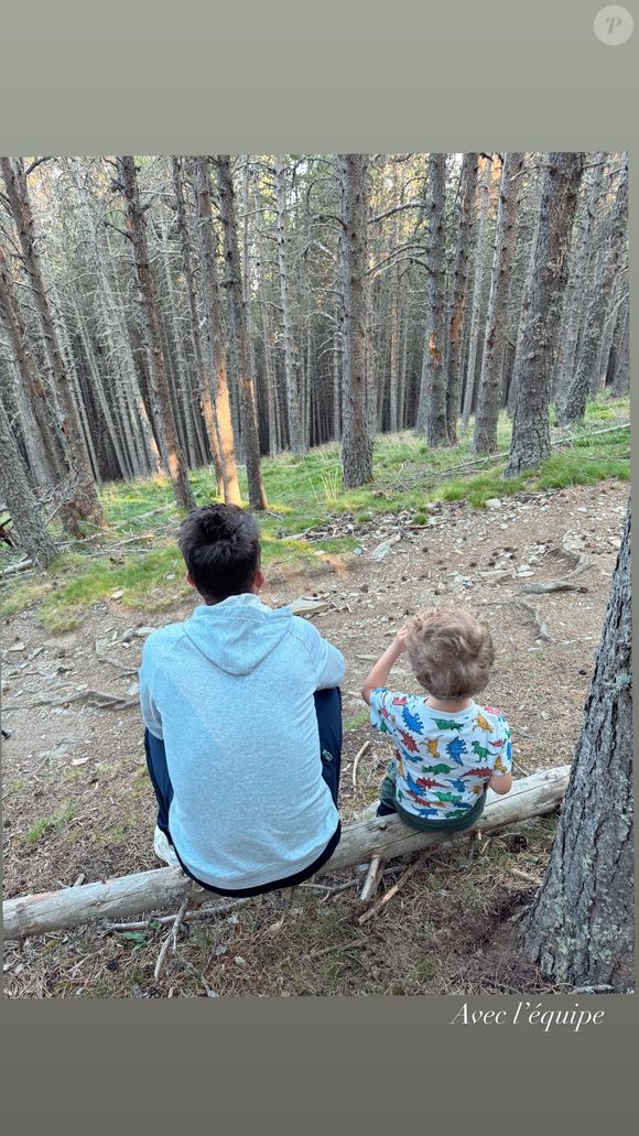 Marion Rousse et Julian Alaphilippe profitent avec leur fils Nino. La famille est en balade. Photo partagée par Marion Rousse sur Instagram le 15 août 2025.