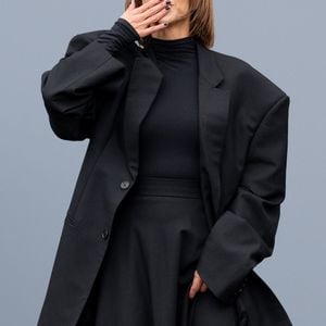 Sophie Marceau - Arrivées au défilé de mode féminine Balenciaga printemps-été 2025 lors de la Fashion Week de Paris (PFW), à Paris, France, le 30 septembre 2024. © Da Silva-Perusseau/Bestimage