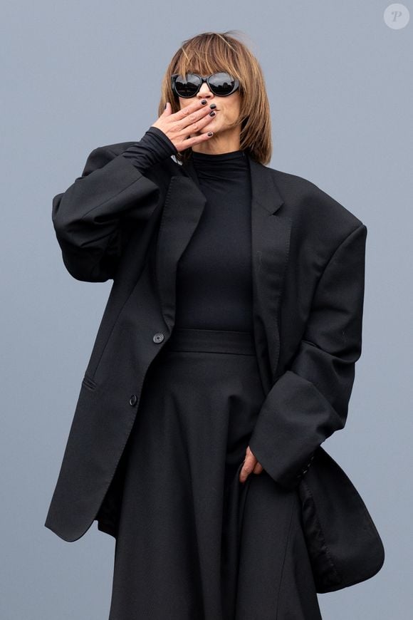 Sophie Marceau - Arrivées au défilé de mode féminine Balenciaga printemps-été 2025 lors de la Fashion Week de Paris (PFW), à Paris, France, le 30 septembre 2024. © Da Silva-Perusseau/Bestimage