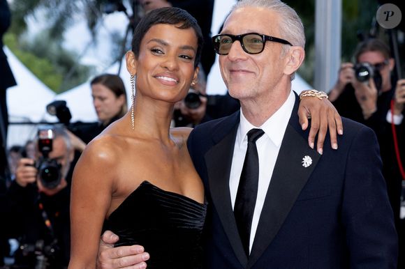 Narah Baptista et son compagnon Vincent Cassel (Montre Audemars Piguet) - Montée des marches du film " Histoires parallèles " lors du 79ème Festival International du Film de Cannes. © Olivier Borde / Bestimage