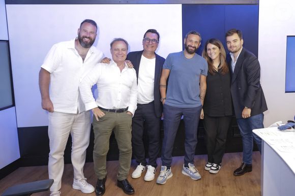 Exclusif - Fabien lecoeuvre, Olivier Dartigolles, Cyril Hanouna, Valérie Benaim, Gauthier Le Bret - Dernière de l'émission "On Marche Sur La Tête", présentée par C.Hanouna sur Europe 1 à Paris le 26 juin 2025 - © Jack Tribeca / Bestimage