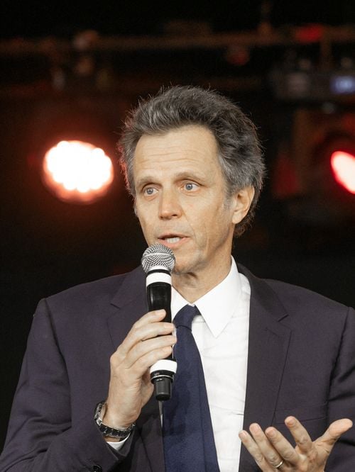 "Elle n’avait pas pu dire" : Anne-Sophie Lapix face à l’annonce de l’état de santé de son mari Arthur Sadoun