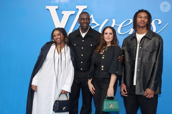 Sabah Sy, Omar Sy, sa femme Hélène Sy et Tidiane Sy - Photocall du Défilé de mode Louis Vuitton Homme, Collection Printemps/Été 2025 dans le cadre de la Fashion Week de Paris, France, le 18 Juin 2024. 

© Bertrand Rindoff / Bestimage