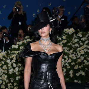 Ce cambriolage, l’un des plus marquants en France contre un particulier, a traumatisé la star.

Kim Kardashian au photocall du "MET Gala 2025" au Metropolitan Museum of Art à New York, le 5 mai 2025 ©Press via ZUMA Press Wire
