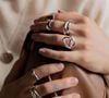 Au fil du temps, nos précieux bijoux en argent ont tendance à se ternir et à noircir.