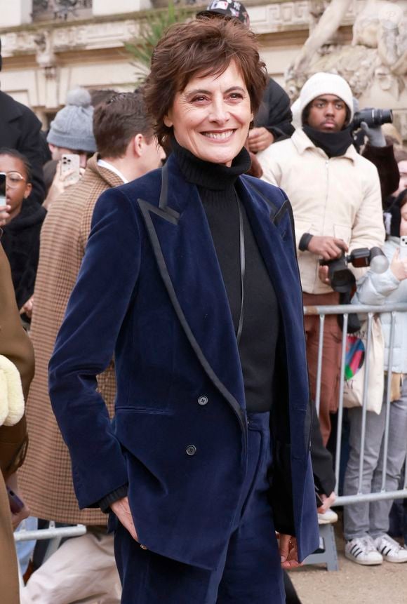 Inès de la Fressange - Arrivées au défilé de mode Schiaparelli Haute Couture printemps/été 2024 (PFW) à Paris le 22 janvier 2024.

© Christophe Aubert via Bestimage