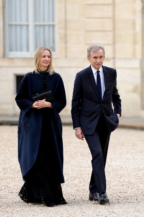 Delphine Arnault et son père Bernard Arnault - Arrivée des invités au dîner d'Etat en l'honneur du président chinois Xi Jinping et de sa femme la Première Dame Peng Liyuan au palais présidentiel de l'Elysée à Paris, France, le 6 mai 2024. © Cyril Moreau/Bestimage