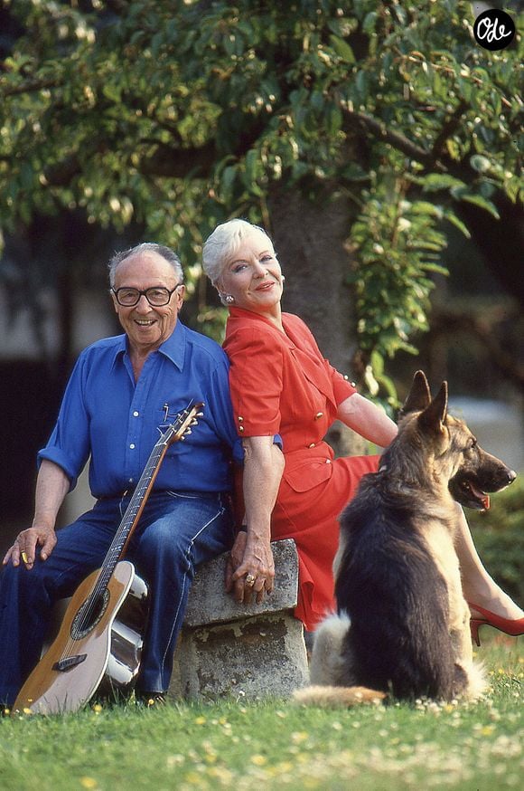 LOUIS GASTE LINE RENAUD - Domicile à la Jonchère à Rueil Malmaison en Juillet 1993. © Bortoli//JLPPA/Bestimage | 00730129