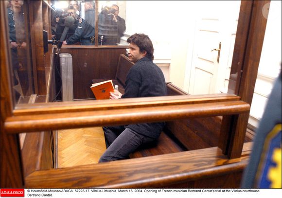Ouverture du procès du musicien français Bertrand Cantat au palais de justice de Vilnius. Bertrand Cantat. 16 mars 2004 © Hounsfield-Mousse/ABACA