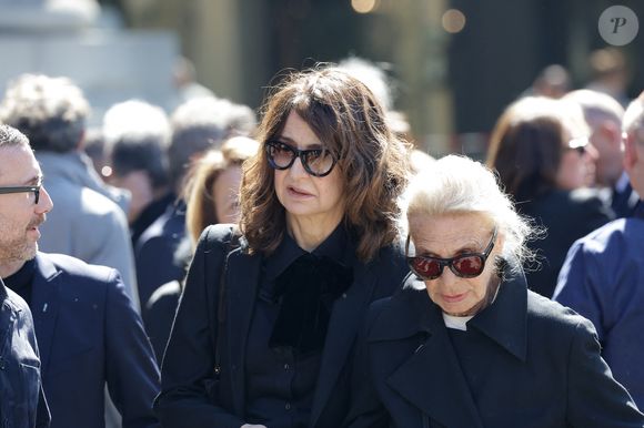 Valérie Lemercier - Sorties des obsèques de Nathalie Baye en l'église Saint-Sulpice à Paris le 24 avril 2026. © Dominique Jacovides - Coadic Guirec / Bestimage