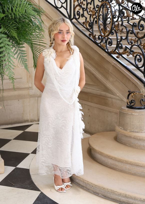 Si les créations de Maria Grazia Chiuri ont captivé, le premier rang a réservé un spectacle tout aussi fascinant.

Sabrina Carpenter au photocall du défilé de mode DIOR Collection Haute Couture Automne/Hiver 2026-2027 lors de la Fashion Week de Paris (PFW) au musée Rodin, à Paris, France, le 6 juillet 2026. © Denis Guignebourg/Bestimage