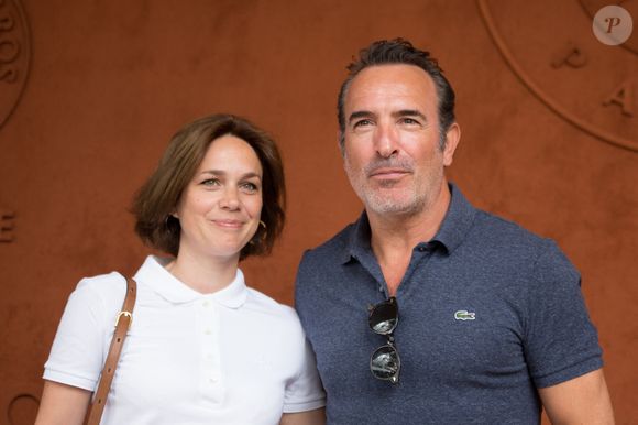 Nathalie Péchalat et Jean Dujardin assistent aux Internationaux de France 2023 à Roland Garros le 11 juin 2023 à Paris, France. Photo by Nasser Berzane/ABACAPRESS.COM