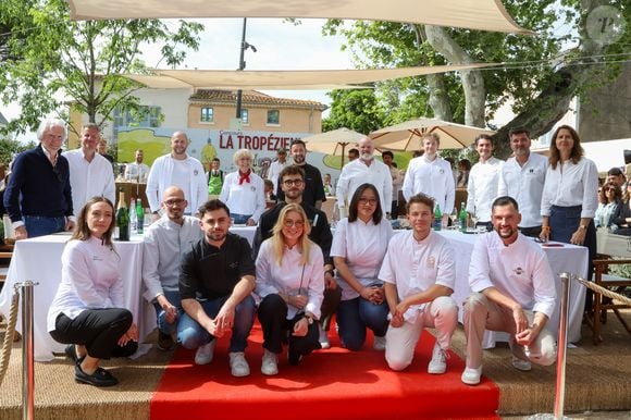 Les Chefs à Saint-Tropez fêtent les producteurs- Inauguration de la 5e édition,  les Chefs et les producteurs se retrouvent sur la place des Lices à Saint-Tropez, le 3 mai 2025. Le chef Pâtissier Cédric Grolet Président du Jury du concours de Patisserie - La Tropezienne. Le Jury : Albert Dufréne, Yann Couvreur, Brandon Dehan, Mercotte, Cédric Grolet - President - Philippe Etchebest, Maxime Frédéric, Jérôme de Oliveira, Sébastien Bouillet et Julie Mathieu. En premier plan, les chefs-Candidats. .©Jean-Marc Lhomer / Bestimage.