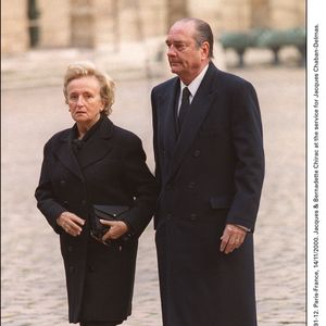 "Lorsque les médecins lui ont conseillé de déjeuner avec elle tous les jours, alors qu’il était Premier ministre, il allait jusqu’à faire deux déjeuners pour la rejoindre entre midi et deux" raconte une journaliste proche du couple Chirac

© Pierre Suu/ABACA. 21891-12. Paris-France, 14/11/2000. Jacques et Bernadette Chirac à la cérémonie pour Jacques Chaban-Delmas.