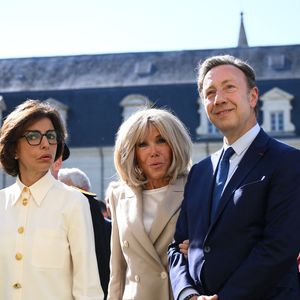 Rachida Dati, Brigitte Macron et le journaliste français Stéphane Bern lors d'une visite du manège de l'abbaye de Pontlevoy, à Pontlevoy, en France, le 19 septembre 2025, dans le cadre de la 42e édition des Journées européennes du patrimoine. © Eliot Blondet/Pool/Bestimage