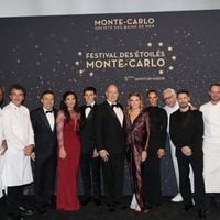 Le prince Albert de Monaco de sortie avec les trois enfants de sa soeur Stéphanie : Louis, Pauline et Camille réunis pour une soirée spéciale