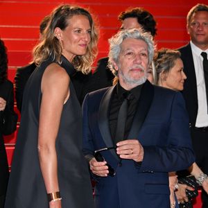 Entre vie de village authentique et farniente à l’ombre des oliviers, le couple y cultive son jardin secret.

Tiara Comte et son mari Alain Chabat - Descente des marches du film " L'amour ouf " lors du 77ème Festival International du Film de Cannes, au Palais des Festivals à Cannes. Le 23 mai 2024
© Bruno Bebert / Bestimage