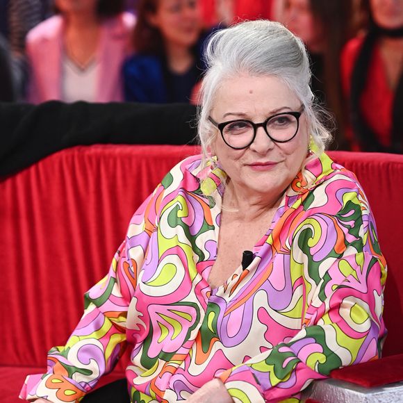 Exclusif - Josiane Balasko - Enregistrement de l'émission Vivement dimanche consacrée à l'équipe du Splendid au studio Rive Gauche, presentée par Michel Drucker . Diffusion sur France 3 le  23/02/2025 . présentée par M.Drucker, diffusée le 23 février 2025 sur France 3. 
© Guillaume Gaffiot / Bestimage