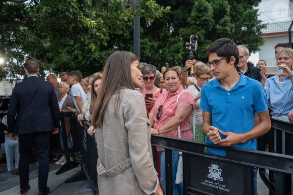 Le roi Felipe VI d'Espagne et la reine Letizia rencontrent des personnes affectées par le volcan Tajogaite pour s'informer sur les travaux de reconstruction de l'île le 6 juin 2025. Europa Press / Bestimage