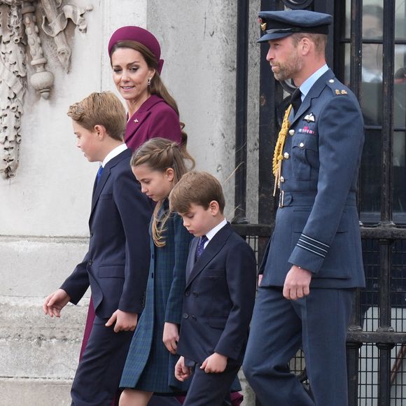 Catherine (Kate) Middleton, princesse de Galles, Le prince George de Galles, La princesse Charlotte de Galles, Le prince Louis de Galles, Le prince William, prince de Galles lors des commémorations saluant l'action des vétérans britanniques lors de la Seconde guerre mondiale au palais de Buckingham le 5 mai 2025© Julien Burton / Bestimage