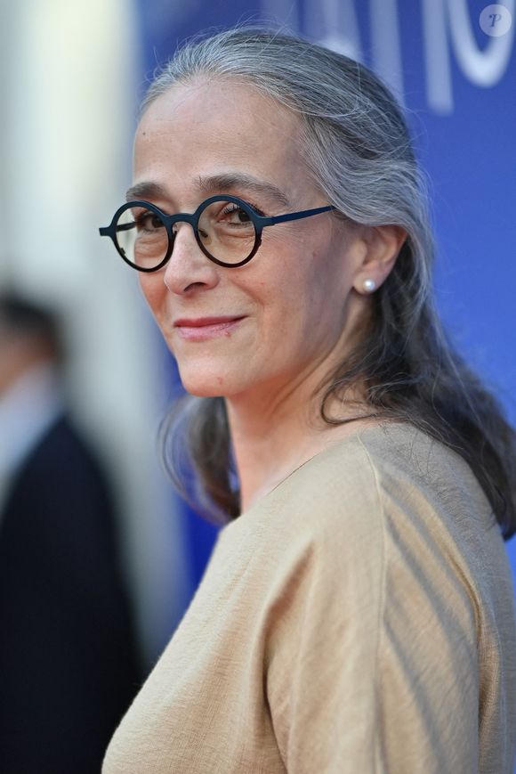 Delphine Ernotte présidente France télévision, posant au La Rochelle Fiction La Rochelle Fiction Grand debat politique raphotocall dans le cadre du 27ème La Rochelle Fiction Festivall le 19 septembre 2025 à La Rochelle, France. Photo par Franck Castel/ABACAPRESS.COM