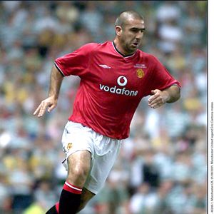 La légende de Manchester United, Éric Cantona, fait son apparition contre le Celtic lors du match d'hommage à Ryan Giggs à Old Trafford, Manchester-Royaume-Uni, 01/08/2001. Crédit Martin Rickett/Pa/Abaca