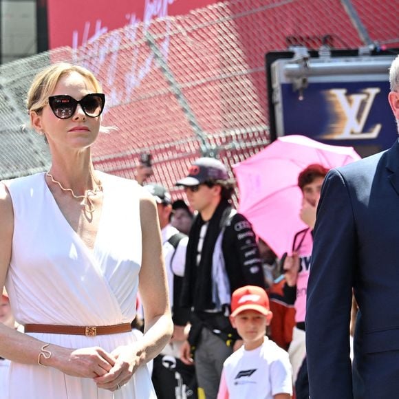 Comme toujours, la famille princière de Monaco s’est montrée particulièrement accessible tout au long des festivités de l'événement.

Le prince Albert II de Monaco et la princesse Charlène de Monaco - Formula 1 Louis Vuitton Grand Prix de Monaco 2026 le 7 juin 2026.

 © Bruno Bebert/Bestimage