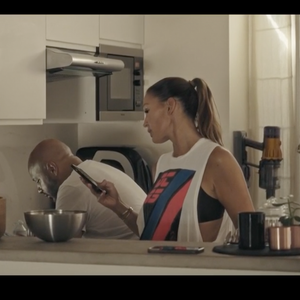 Hicham Bendaoud et Vitaa, Je m'appelle Charlotte, TMC