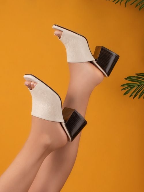 Véritable succès de l'été, ces chaussures ne sont pourtant pas recommandées par cet expert de santé